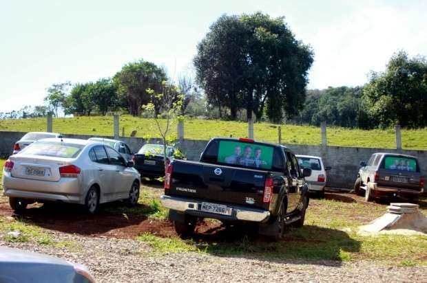 PSD de Nova Veneza promove grande “adesivaço”