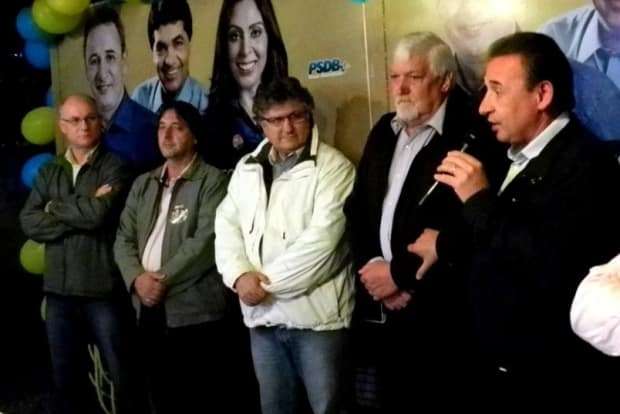 Marcelo Branco: “Quem não sabe sorrir não deve ser comerciante.” 5 Recentemente o PSDB de Forquilhinha  reuniu seu grupo em apoio as candidaturas de Dóia Guglielmi, estadual, e Geovania de Sá, federal. O empresário Valmir Rampinelli marcou presença.