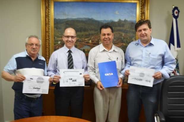 Evandro Gava assina quase 1 milhão em convênios