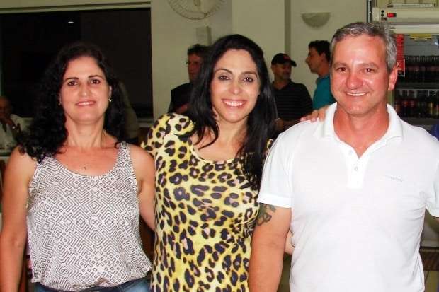 Marcelo Branco: A neoveneziana Jussara Crippa Bozzano que mora nos Estados Unidos há vários anos está na cidade visitando familiares 3  A Deputada Federal Geovania de Sá esteve na quinta-feira à noite em Nova Veneza agradecendo a seus eleitores. Lideranças tucanas locais e regionais marcaram presença.