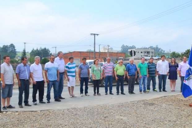 Prefeitura entrega asfalto em Caravaggio 2 Prefeitura entrega asfalto em Caravaggio