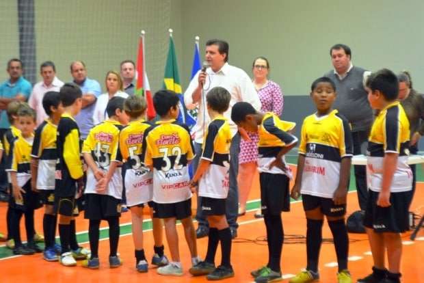 Prefeitura entrega Ginásio de Esportes em Nova Veneza 1 Prefeitura entrega Ginásio de Esportes em Nova Veneza