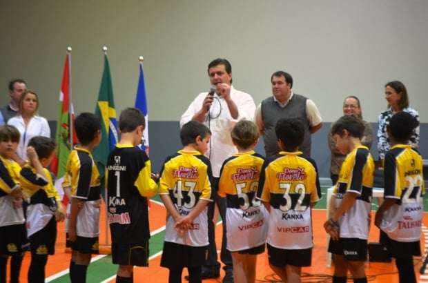 Prefeitura entrega Ginásio de Esportes em Nova Veneza 2 Prefeitura entrega Ginásio de Esportes em Nova Veneza