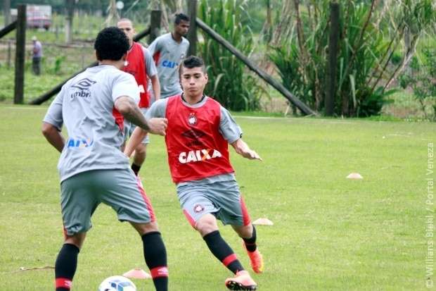 Atlético Paranaense treina em Nova Veneza para confronto com o Tigre