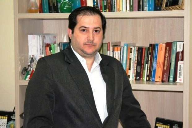 Marcelo Branco: A neoveneziana Jussara Crippa Bozzano que mora nos Estados Unidos há vários anos está na cidade visitando familiares 5 O cartorário Vladimir Trizotto esteve na quinta-feira na Câmara de Vereadores para uma reunião sobre o plano diretor e possíveis mudanças. Trizotto estuda o assunto de maneira aprofundada para debater com os vereadores, Secretaria de Planejamento, moradores e entidades.