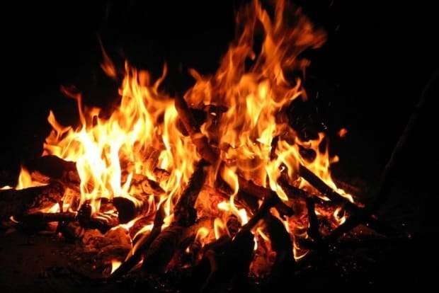 Incêndio em morro atrás do Hospital São Marcos, assusta moradores