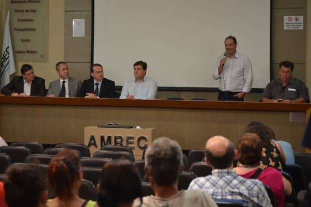 Prefeitos se reúnem para conhecer modelo italiano de coleta seletiva
