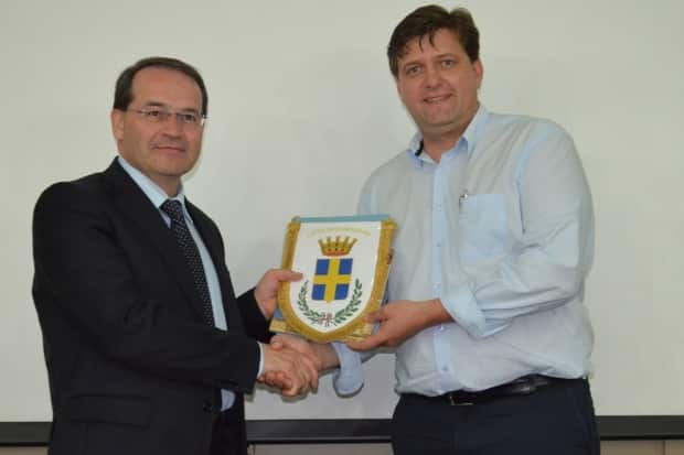Prefeitos se reúnem para conhecer modelo italiano de coleta seletiva 1 Prefeitos se reúnem para conhecer modelo italiano de coleta seletiva