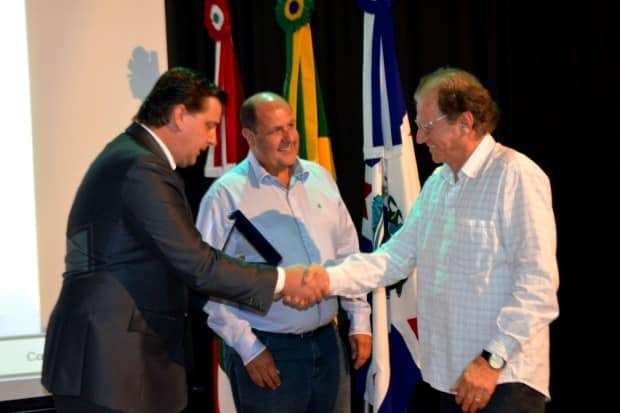 Prefeitura reconhece empreendedores com premiação 41 Prefeitura reconhece empreendedores com premiação