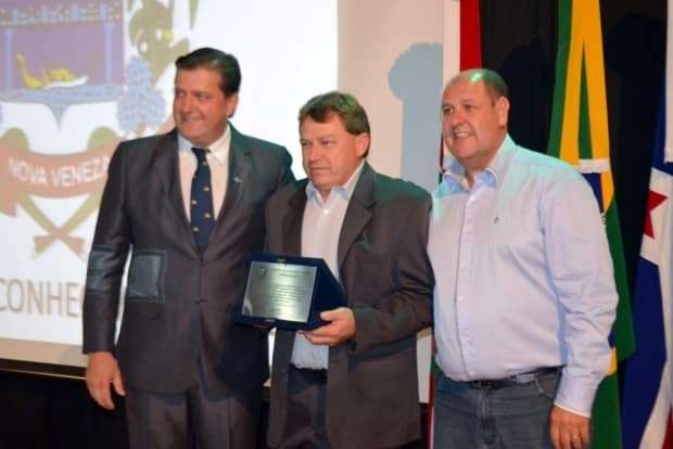 Prefeitura reconhece empreendedores com premiação 45 Prefeitura reconhece empreendedores com premiação