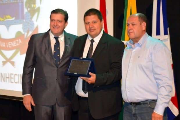 Prefeitura reconhece empreendedores com premiação 57 Prefeitura reconhece empreendedores com premiação
