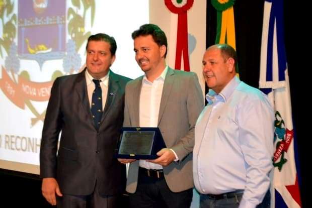 Prefeitura reconhece empreendedores com premiação 3 Prefeitura reconhece empreendedores com premiação