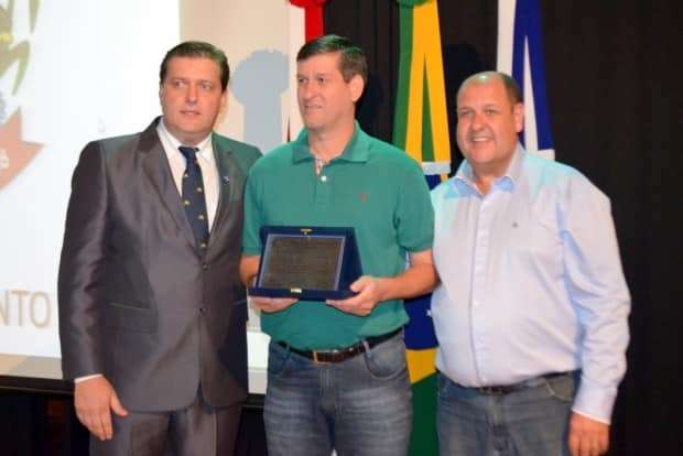 Prefeitura reconhece empreendedores com premiação 64 Prefeitura reconhece empreendedores com premiação