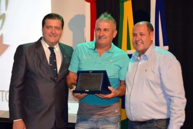 Prefeitura reconhece empreendedores com premiação 12 Prefeitura reconhece empreendedores com premiação