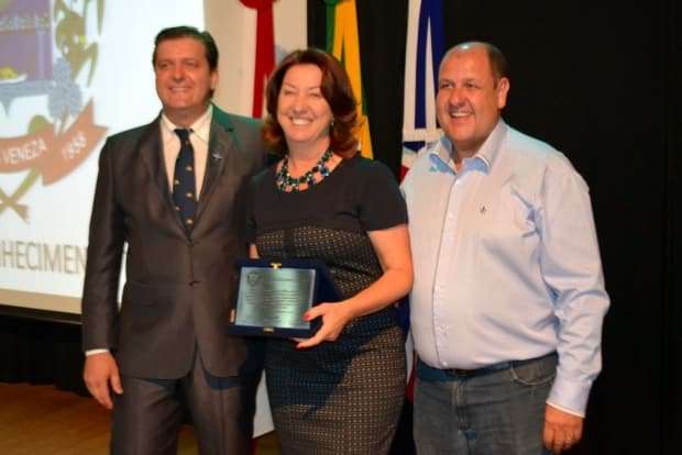 Prefeitura reconhece empreendedores com premiação 23 Prefeitura reconhece empreendedores com premiação