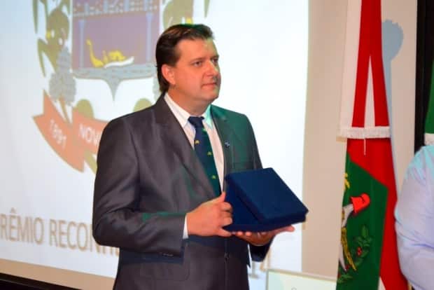 Prefeitura reconhece empreendedores com premiação 27 Prefeitura reconhece empreendedores com premiação