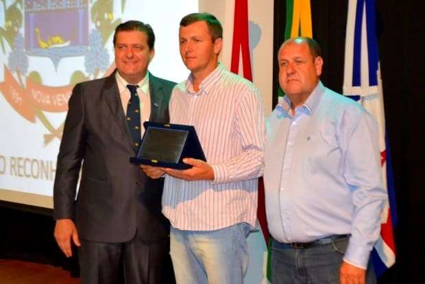 Prefeitura reconhece empreendedores com premiação 29 Prefeitura reconhece empreendedores com premiação