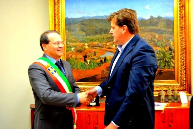 Nova Veneza sela Pacto de Amizade para transferência de tecnologia italiana