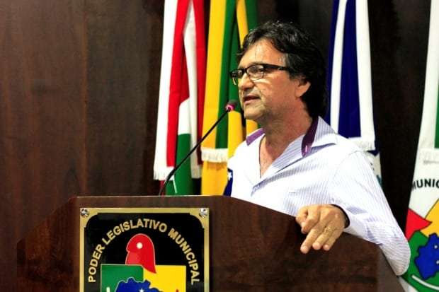 Bistek é homenageado na Câmara por seus 35 anos 1 Bistek é homenageado na Câmara por seus 35 anos