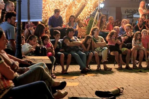 Cirquinho do Revirado encanta público na Praça Humberto Bortoluzzi 7 _MG_3804