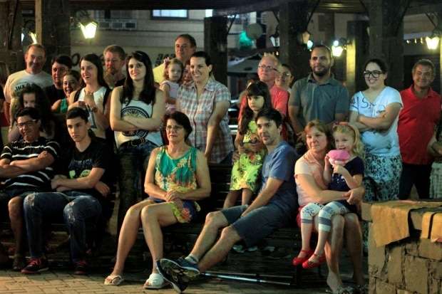 Cirquinho do Revirado encanta público na Praça Humberto Bortoluzzi 3 _MG_3806