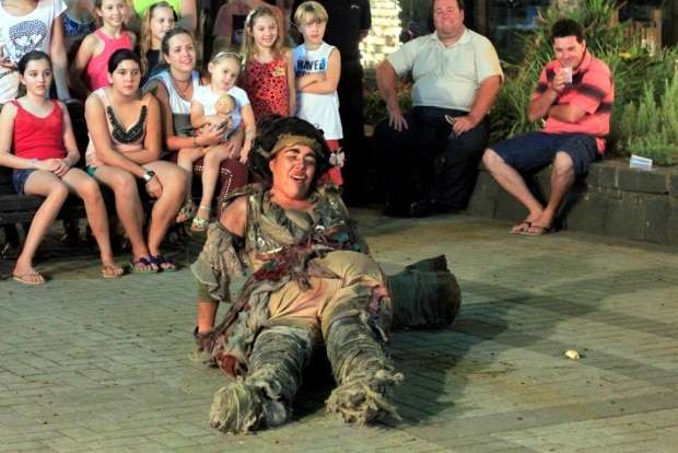 Cirquinho do Revirado encanta público na Praça Humberto Bortoluzzi 9 _MG_3826