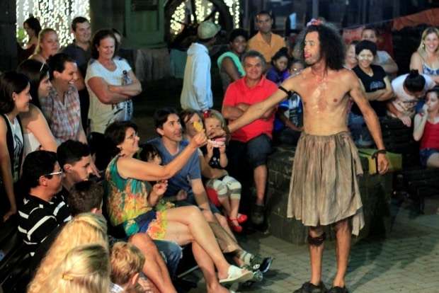 Cirquinho do Revirado encanta público na Praça Humberto Bortoluzzi 1 Cirquinho do Revirado encanta público na Praça Humberto Bortoluzzi