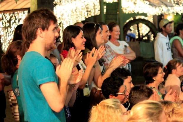 Cirquinho do Revirado encanta público na Praça Humberto Bortoluzzi 26 _MG_3850