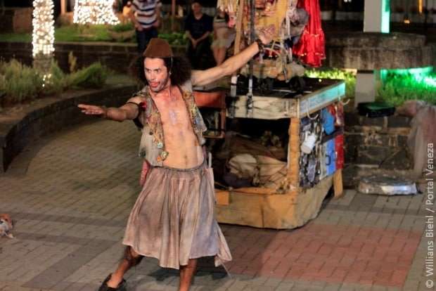 Cirquinho do Revirado encanta público na Praça Humberto Bortoluzzi 39 _MG_3856