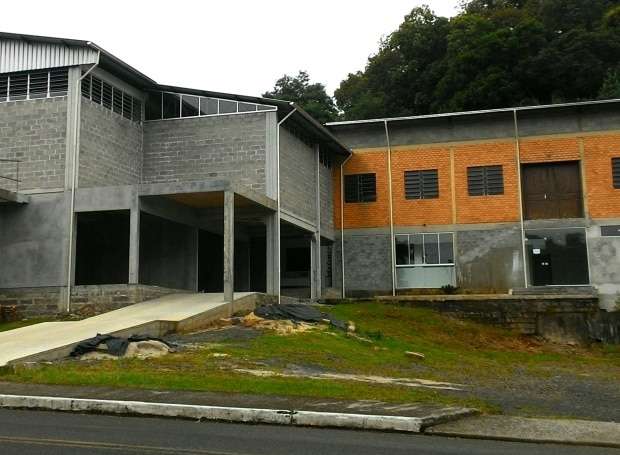 Setores da prefeitura funcionam em novo local 2 Setores da prefeitura funcionam em novo local