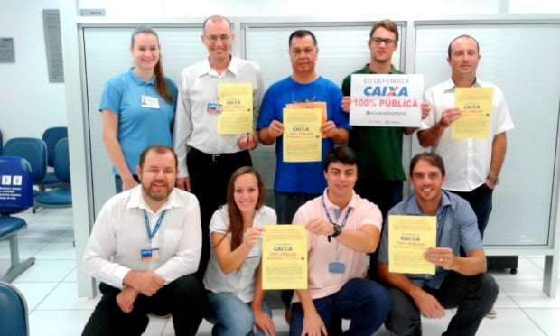 Em defesa da Caixa 100% pública, bancários protestam na Região 1 Em defesa da Caixa 100% pública, bancários protestam na Região