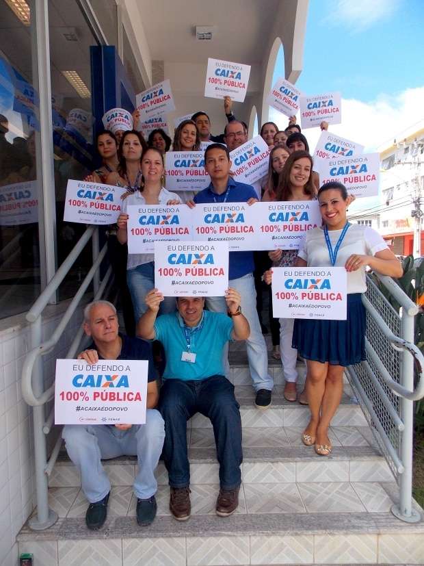 Em defesa da Caixa 100% pública, bancários protestam na Região