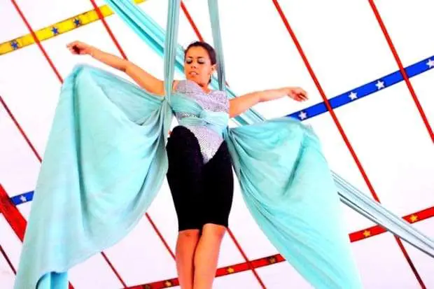 Studio de dança promove oficina de Tecido acrobático