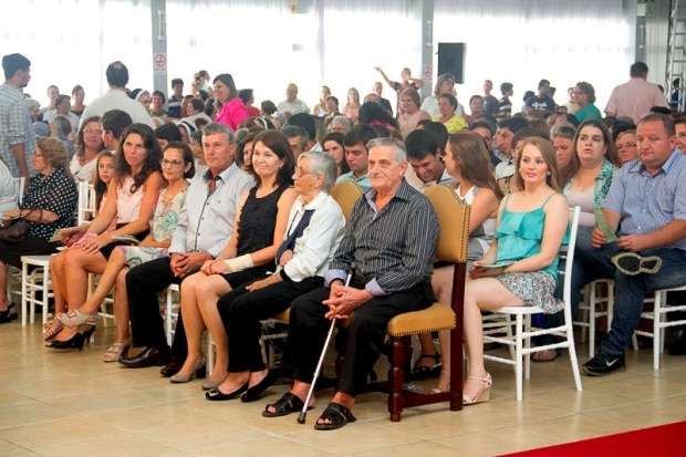 Dom Onécimo Alberton recebe o ministério episcopal