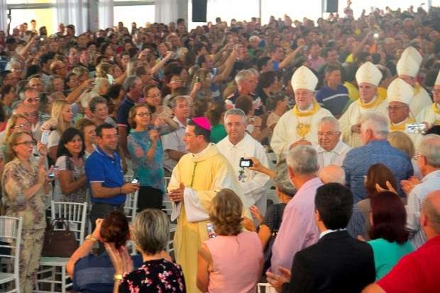 Dom Onécimo Alberton recebe o ministério episcopal