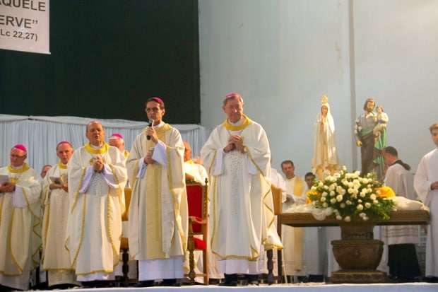 Dom Onécimo Alberton recebe o ministério episcopal
