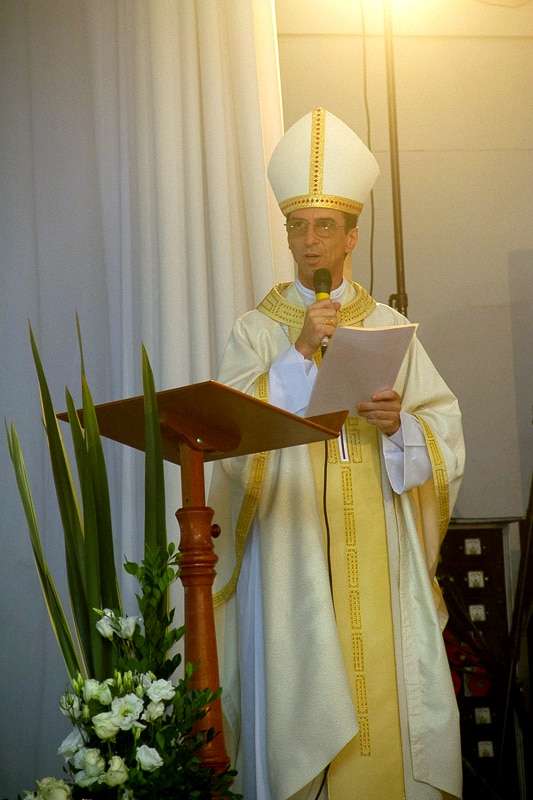 Dom Onécimo Alberton recebe o ministério episcopal