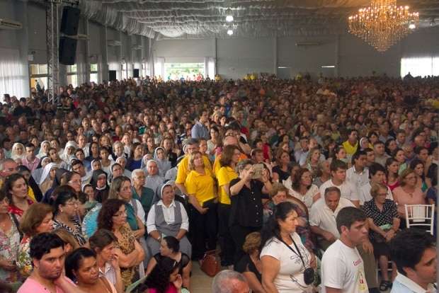 Dom Onécimo Alberton recebe o ministério episcopal