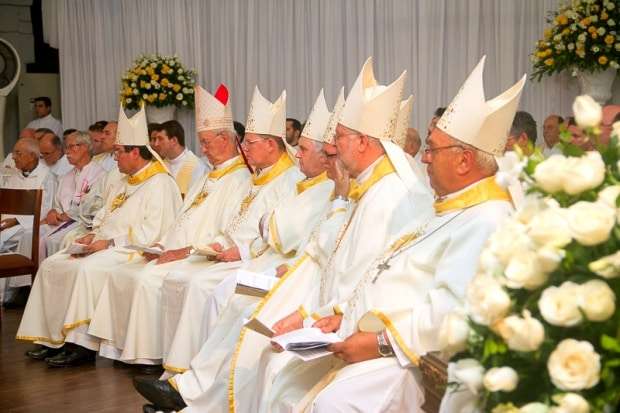 Dom Onécimo Alberton recebe o ministério episcopal