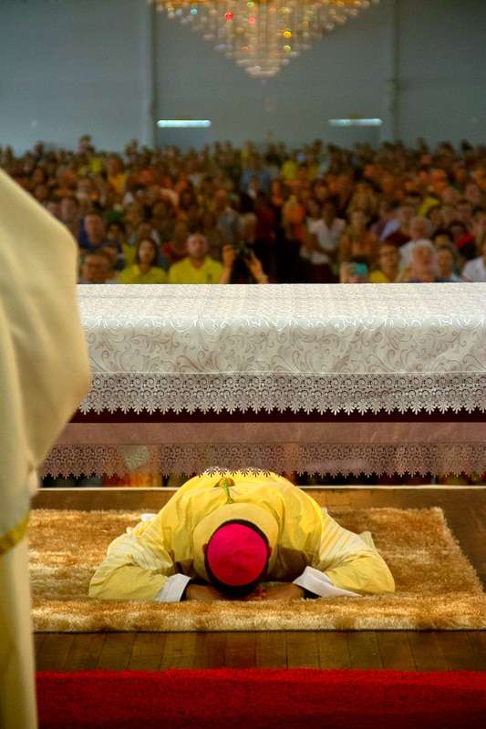 Dom Onécimo Alberton recebe o ministério episcopal