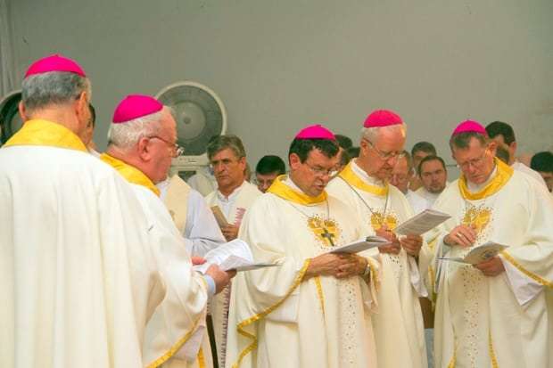 Dom Onécimo Alberton recebe o ministério episcopal