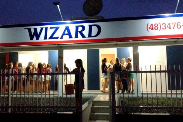 Wizard Idiomas inaugura novas instalações no Caravaggio