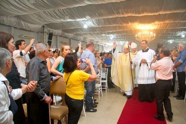 Dom Onécimo Alberton recebe o ministério episcopal