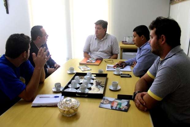 Evandro Gava recebe coordenador estadual da juventude