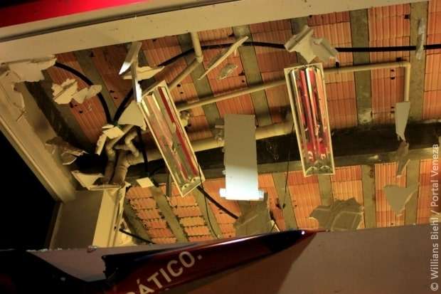 Ladrões explodem caixa eletrônico no Centro de Nova Veneza 4 Ladrões explodem caixa eletrônico no Centro de Nova Veneza