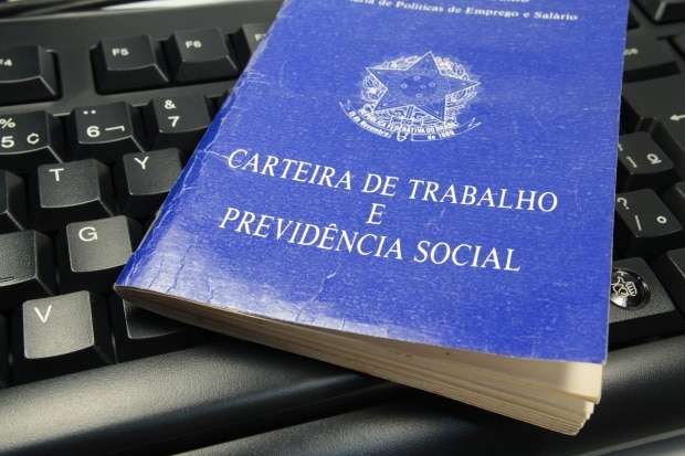 Menos burocracia para conceder Carteiras de Trabalho aos estrangeiros