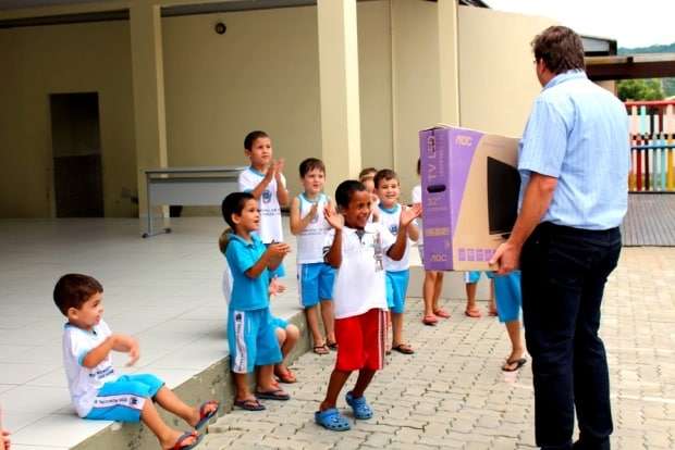 Escolas municipais recebem nova mobília escolar