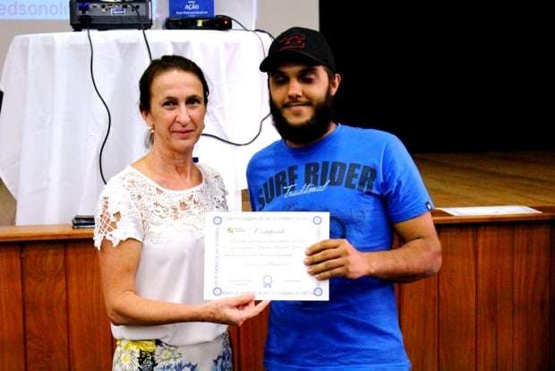 Jovens de Nova Veneza debatem políticas públicas