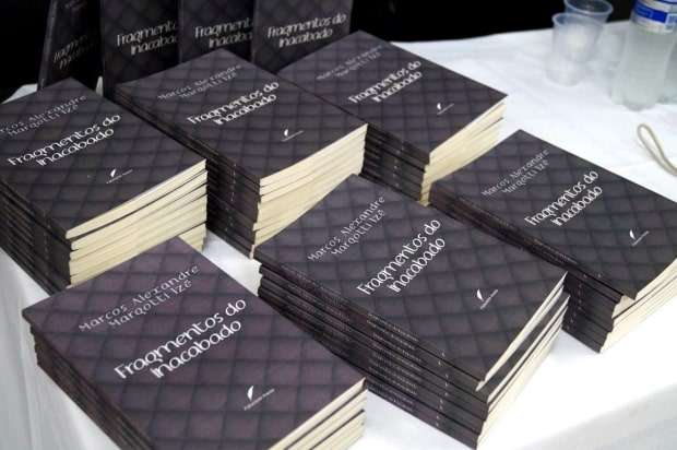 Marcos Alexandre Margotti Izé lança seu primeiro livro