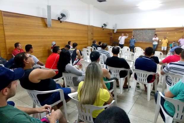 Metalúrgicos encerram greve com 7.5% de reajuste 1 Metalúrgicos encerram greve com 7.5% de reajuste